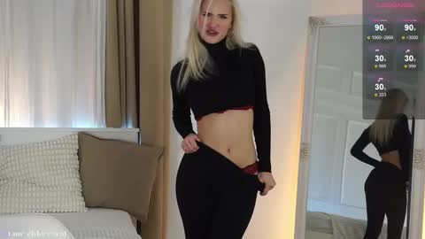 Snapshot of chloecoral chatting on 02-17-25, 05:10 ChloeCoral online show from 02-17-25, 05:10