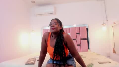 cloe online show from 10-08-25, 02:04