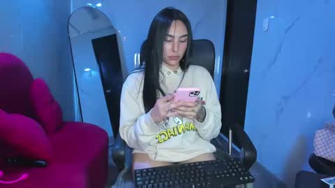 ChloeeThompson online show from 11-05-25, 03:06