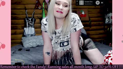 Snapshot of chloeerose2000 chatting on 01-24-25, 05:42 ChloeeRose online show from 01-24-25, 05:42