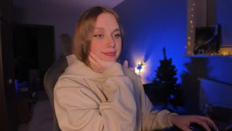 Snapshot of chloegins chatting on 12-14-24, 03:51 chloegins online show from 12-14-24, 03:51