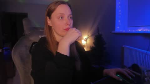 Snapshot of chloegins chatting on 12-17-24, 09:16 chloegins online show from 12-17-24, 09:16