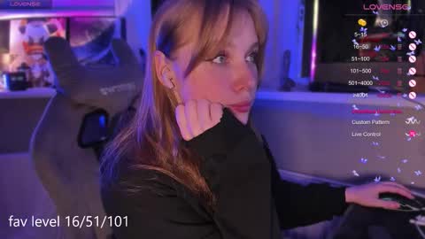 Snapshot of chloegins chatting on 10-07-25, 09:56 chloegins online show from 10-07-25, 09:56