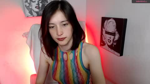 Snapshot of chloejohnsoon chatting on 01-21-25, 11:55 Chloe online show from 01-21-25, 11:55