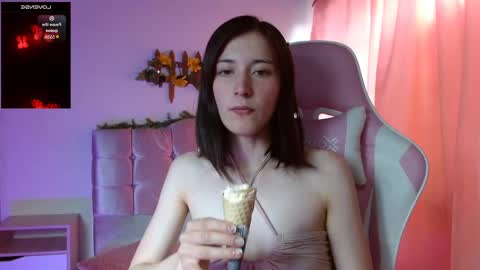 Snapshot of chloejohnsoon chatting on 02-08-25, 08:42 Chloe online show from 02-08-25, 08:42