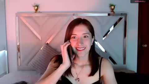 Snapshot of chloejohnsoon chatting on 09-10-25, 02:17 Chloe online show from 09-10-25, 02:17