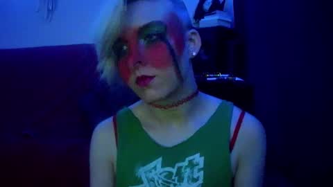 Snapshot of chloekissxo chatting on 12-23-24, 04:28 Chloekissxo online show from 12-23-24, 04:28
