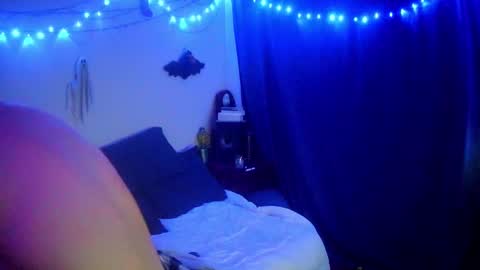 Snapshot of chloekissxo chatting on 12-25-24, 04:54 Chloekissxo online show from 12-25-24, 04:54