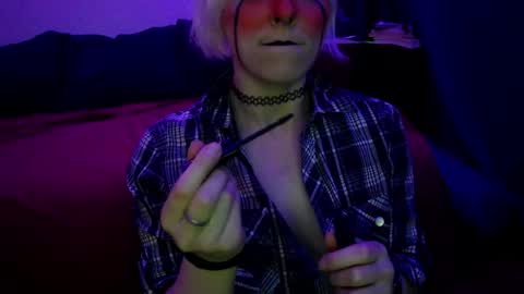 Snapshot of chloekissxo chatting on 09-26-25, 12:36 Chloekissxo online show from 09-26-25, 12:36