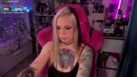 Snapshot of chloekohaku chatting on 10-15-25, 06:46 ChloeKohaku online show from 10-15-25, 06:46