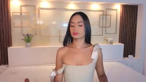 Chloe Moon online show from 10-23-25, 11:53