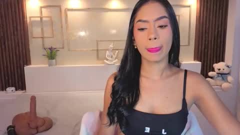 Chloe Moon online show from 10-26-25, 12:22