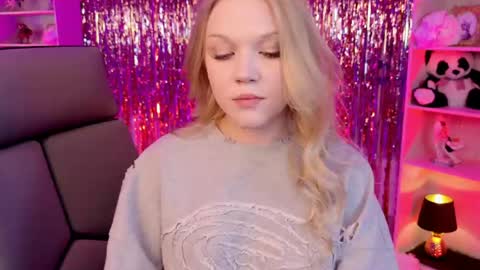 ChloeWight online show from 04-14-26, 01:28