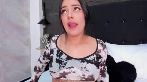 Snapshot of chlooescott chatting on 10-31-25, 12:50 Chloe Scott online show from 10-31-25, 12:50