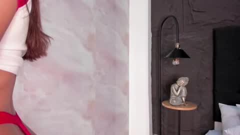 Snapshot of chlooescott chatting on 11-14-25, 02:38 Chloe Scott online show from 11-14-25, 02:38