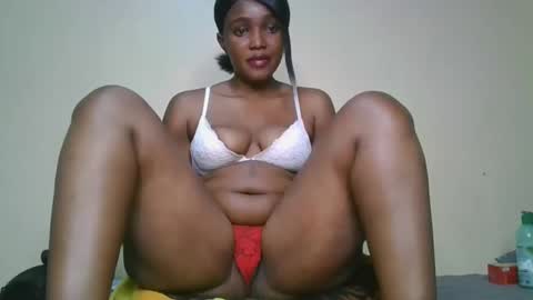 Snapshot of choco_baeb chatting on 02-14-25, 12:36 nei online show from 02-14-25, 12:36