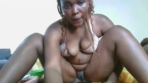 Snapshot of choco_baeb chatting on 03-11-25, 01:12 nei online show from 03-11-25, 01:12