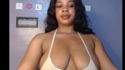 ESTHER online show from 03-06-25, 01:35