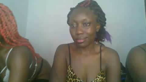 Snapshot of chocobear22 chatting on 10-29-25, 08:27 chocobear22 online show from 10-29-25, 08:27