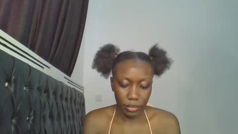 Snapshot of chocobear22 chatting on 11-19-25, 11:21 chocobear22 online show from 11-19-25, 11:21