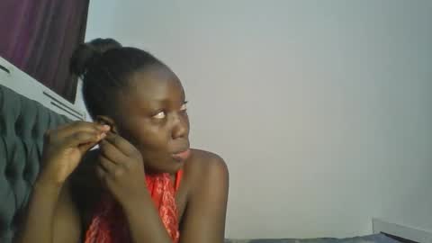 Snapshot of chocobear22 chatting on 11-25-25, 08:36 chocobear22 online show from 11-25-25, 08:36