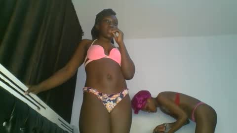 Snapshot of chocobear22 chatting on 12-13-25, 09:09 chocobear22 online show from 12-13-25, 09:09