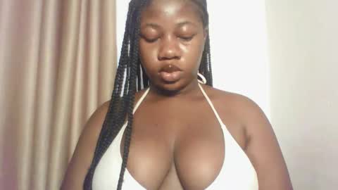 Snapshot of chocolateassgirl61 chatting on 10-29-25, 07:10 chocolateassgirl61 online show from 10-29-25, 07:10