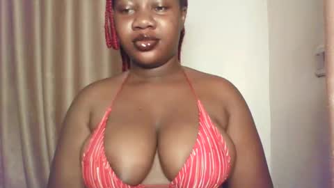 Snapshot of chocolateassgirl61 chatting on 12-17-25, 01:33 chocolateassgirl61 online show from 12-17-25, 01:33