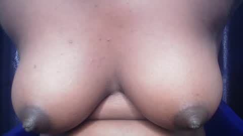 chocoslut22 online show from 11-18-25, 03:45