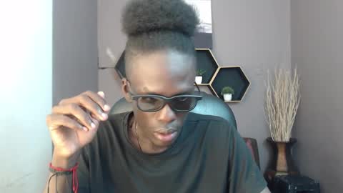 Chombo online show from 02-18-25, 07:41