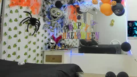 Chorey Thaylor online show from 10-22-25, 02:39