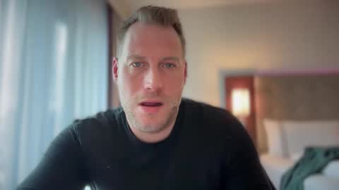 Chris online show from 02-12-25, 01:27