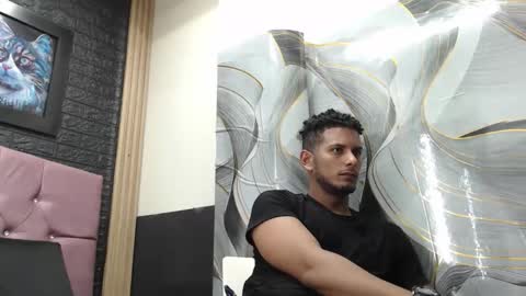 chris_dick2 online show from 11-06-25, 05:41