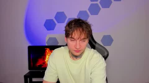 Chris Tyson online show from 11-12-25, 07:42