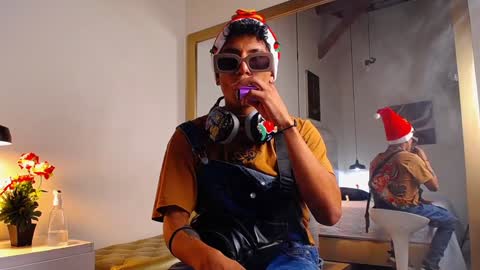 Chris Weell online show from 12-21-24, 03:03