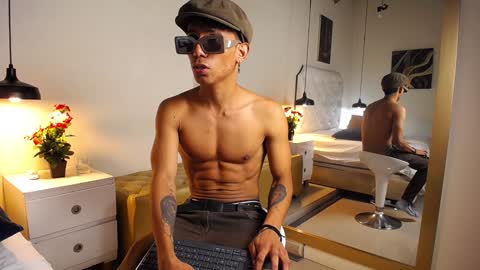 Chris Weell online show from 12-21-24, 08:54