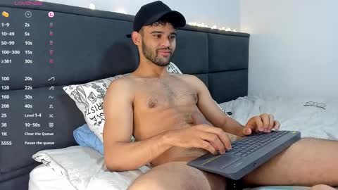 Im Chirs IM MODEL INDEPENDT online show from 01-08-25, 10:48