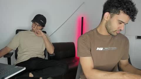 Im Chirs IM MODEL INDEPENDT online show from 10-09-25, 01:36