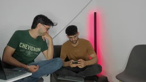 Im Chirs IM MODEL INDEPENDT online show from 10-13-25, 02:33