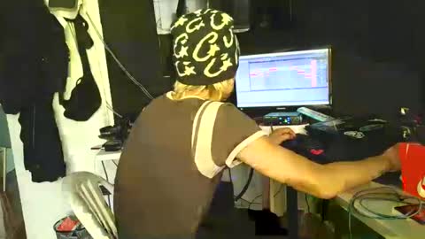 Snapshot of chrisandvane chatting on 10-09-25, 05:55 ChrisandVane online show from 10-09-25, 05:55