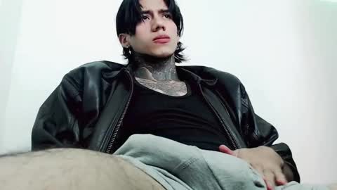 CHRIS  INDEPENT MODEL online show from 03-03-25, 04:47