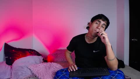 Christian Wang online show from 10-14-25, 12:55