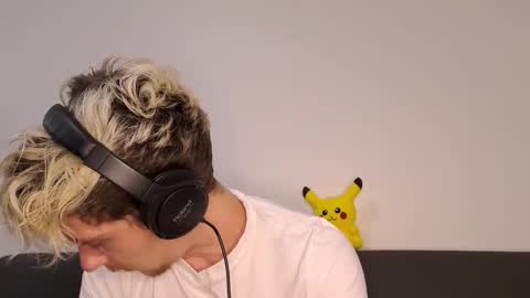 Snapshot of chrisslicer chatting on 10-21-25, 11:27 Christopher online show from 10-21-25, 11:27