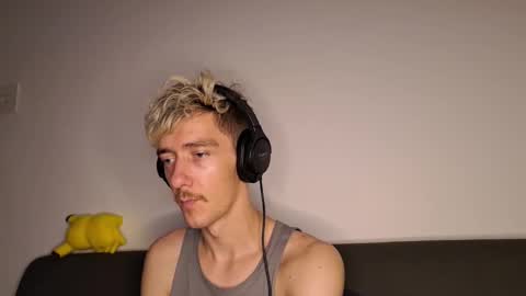 Snapshot of chrisslicer chatting on 11-28-25, 01:19 Christopher online show from 11-28-25, 01:19