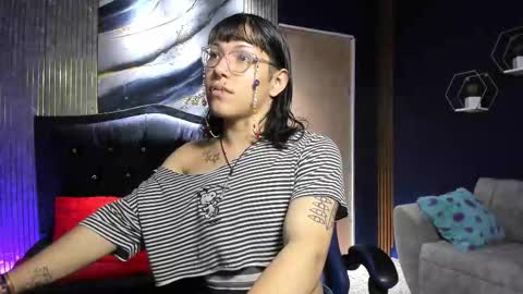 Snapshot of christina_vamp1 chatting on 10-21-25, 08:09 CHRISTINA online show from 10-21-25, 08:09