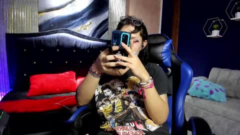 Snapshot of christina_vamp1 chatting on 10-30-25, 08:09 CHRISTINA online show from 10-30-25, 08:09