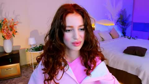 christinaconteeree online show from 10-10-25, 08:19