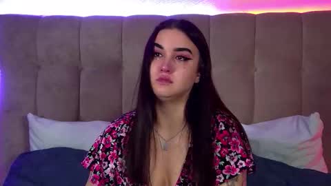 Christina online show from 10-11-25, 06:39