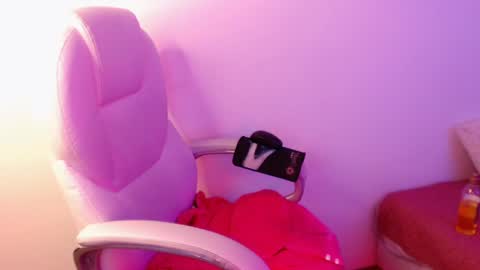 Val riess -- Instagram free online show from 02-28-25, 07:35