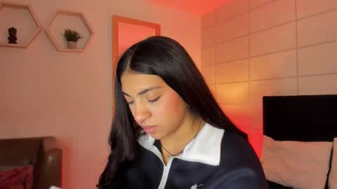 Christine  online show from 11-03-25, 12:06